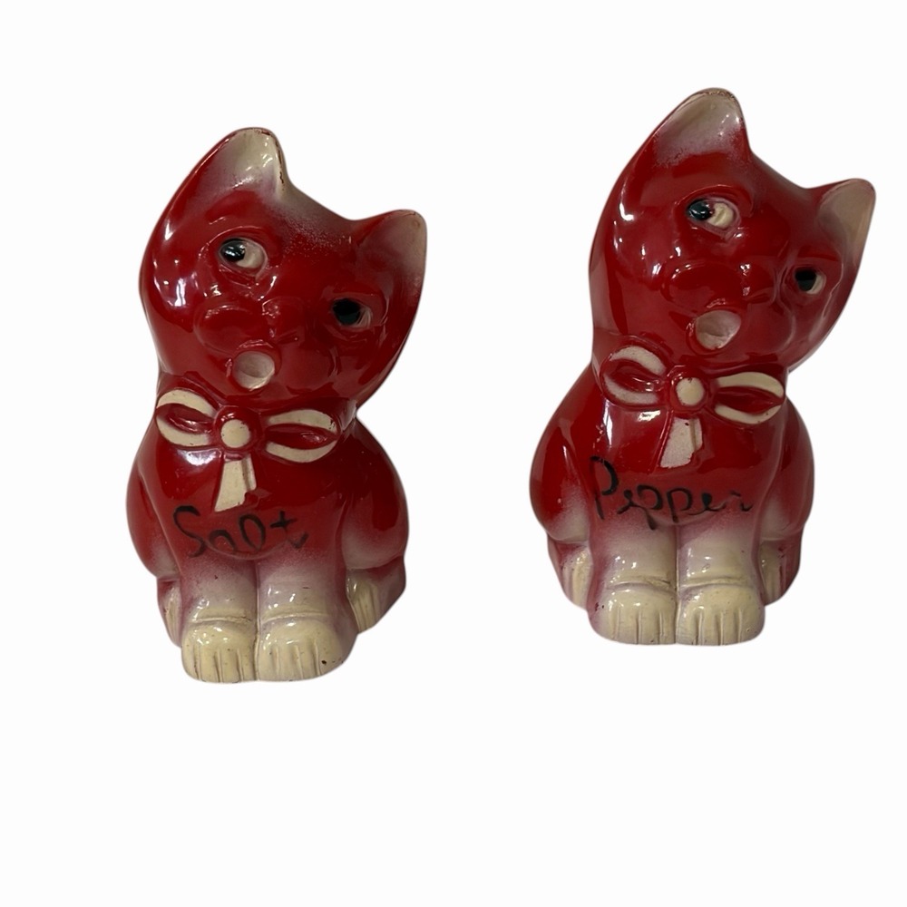 Vtg Red Plastic Cat Salt Pepper Shakers Kitten Animal Bows Spice Serving Kitschy